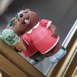 ❗Hallmark 1994 Keepsake "Granddaughter" Beaver Christmas Ornament❗